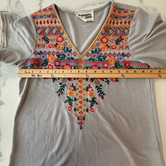Savannah Jane Embroidered Floral V-Neck Top - Picture 9 of 9